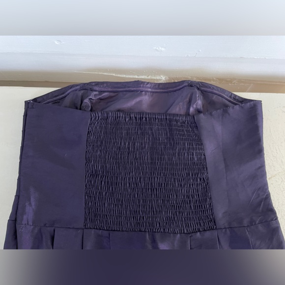 Iridescent Deep Purple Strapless Le Chateau Formal Mini Dress with Pockets - Picture 4 of 13